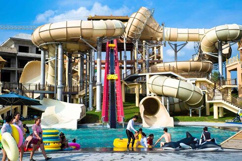 Tube und Raft Förderbander in Hot Go Park (CHN)