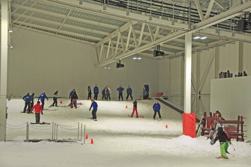 Rucphen (NL): Sunkid Aufstiegshilfen in Holland's erster Skihalle