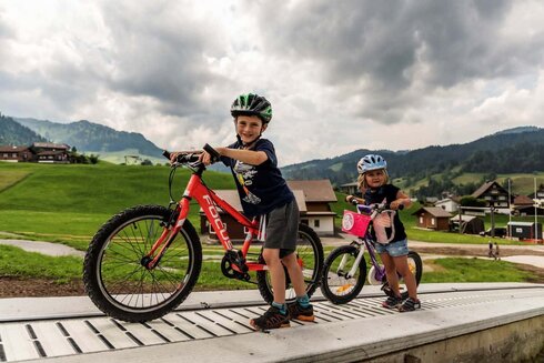 Sunkid: Moving Carpet und Sunny Stuff im Kabi Bike Park