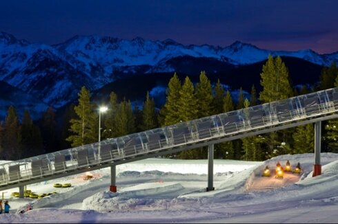 Das weltweit längste Stützenförderband für einen Zauberteppich