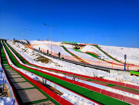 Atemberaubender Sommer-Winter Tubingpark in Polen eröffnet