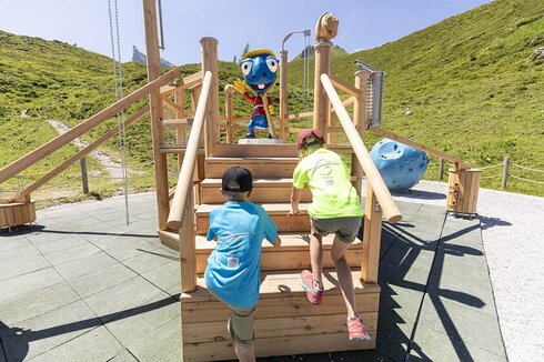 Komm, Luis wartet auf dich!